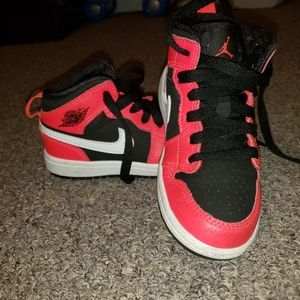 Air Jordan 1 Mid Black Infrared 23